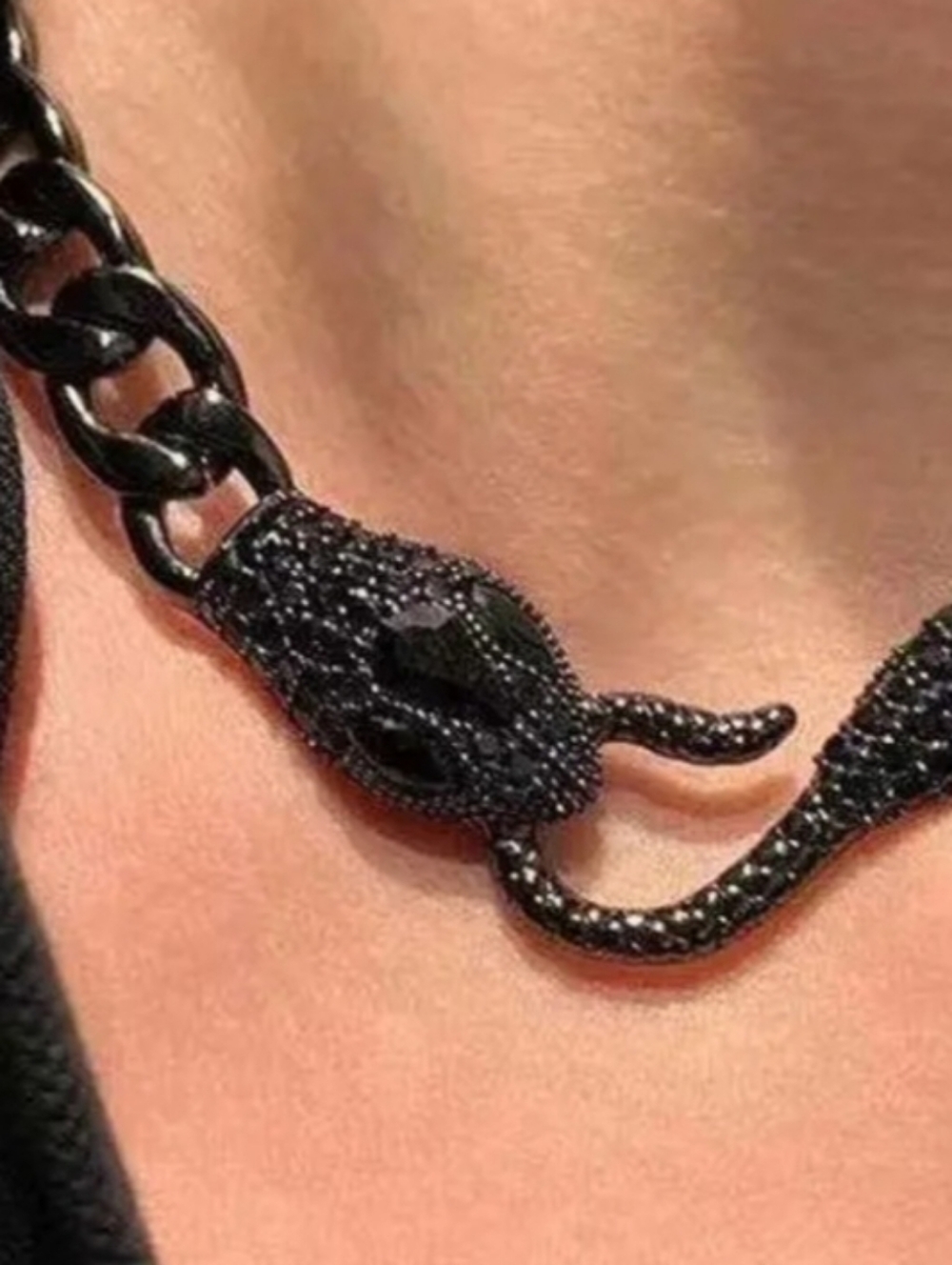 New Black Medusa Snake-Shaped Pendant Cuban LInk  Choker Necklace - Picture 5 of 5